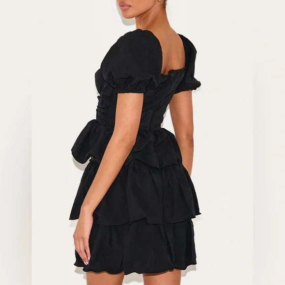 PRETTY LITTLE THING BLACK CRINKLE CUP DETAIL TIERED SKIRT SKATER DRESS SIZE 4 - Picture 3 of 15